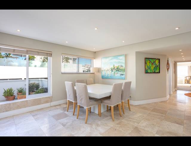 3 BEDROOM APARTMENT TO LET IN SEA POINT
